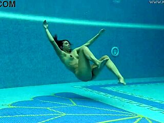 Amazing body of sexy Euro milf Sazan Cheharda in underwater erotic video