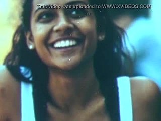 Videoclipul de omagiu drăguț și plin de ejaculații al lui Meghna