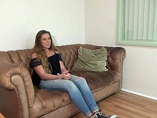 Neue Teen Tiffany glänzt in ihrem Casting Interview