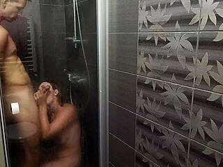 은 아내가 샤워실에서 엉망이 되고 하게 니다