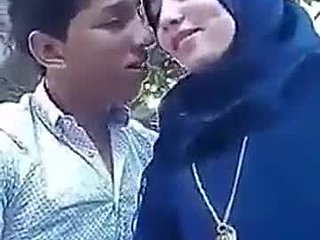 Homem gay maduro com hijab se envolve em sexo intenso