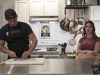 A konyhás szakács rosszul viselkedik egy casting videóban